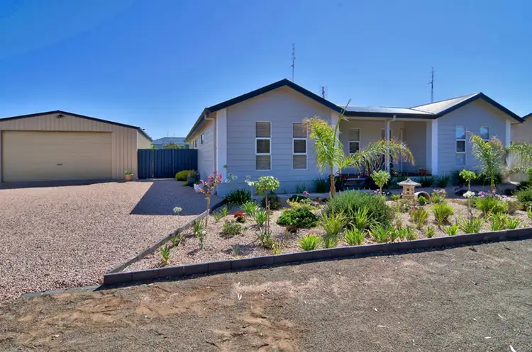 37 Rossiters Road, Moonta Bay SA 5558