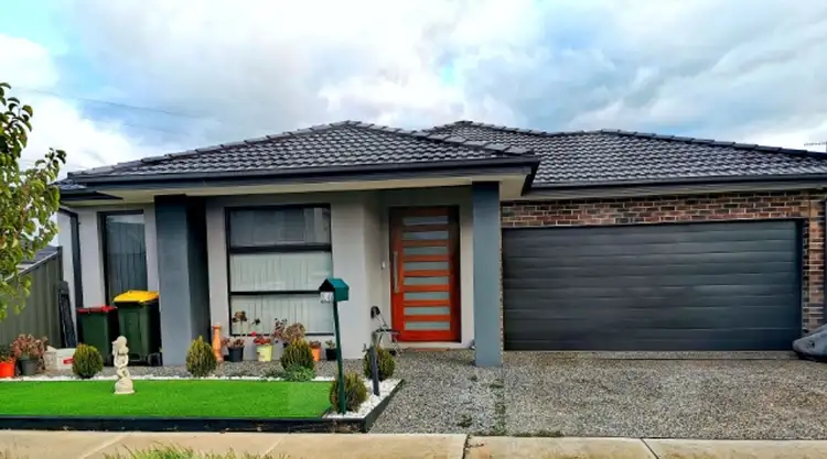 14 Mountaineer Drive, Roxburgh Park VIC 3064