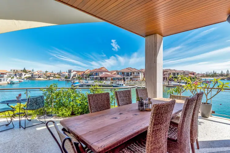 5 Bluewater Retreat, Wannanup WA 6210