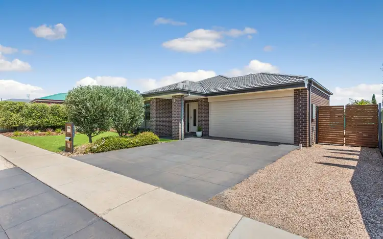 Main view of Homely house listing, 10 Lyndam Avenue, Maiden Gully VIC 3551