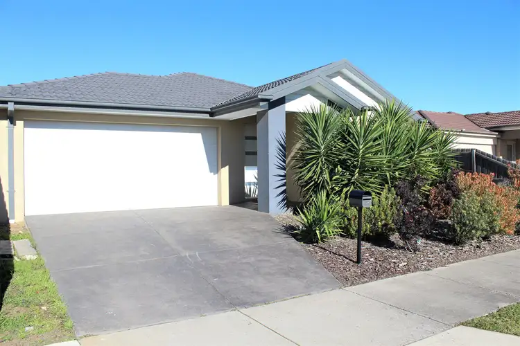 24 Shakespeare Court, Drouin VIC 3818