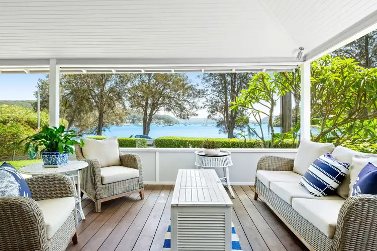 8 Araluen Drive