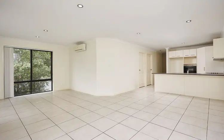 2/1 Fortescue Street, Pacific Pines QLD 4211