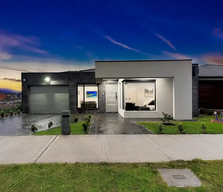 11 Urquhart Street, Mickleham VIC 3064