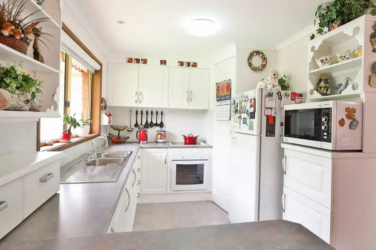 Sixth view of Homely house listing, 5 Avoca Place, Mildura VIC 3500