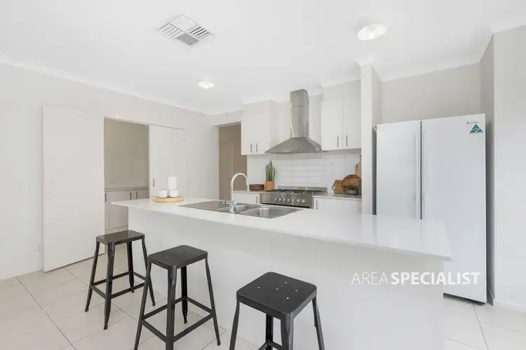 Sixth view of Homely house listing, 3 Frenchman Way, Keysborough VIC 3173