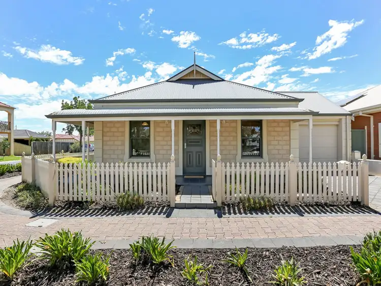 2 Elder Circuit, Mawson Lakes SA 5095