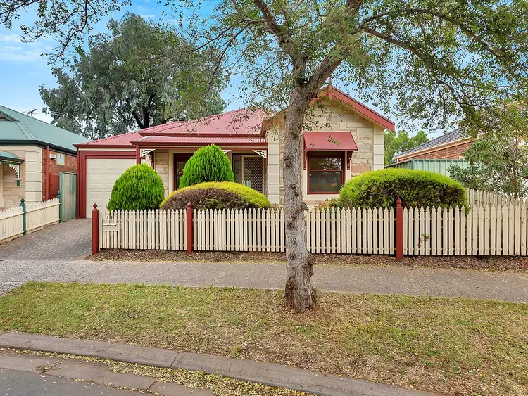 19 Swan Circuit, Mawson Lakes SA 5095