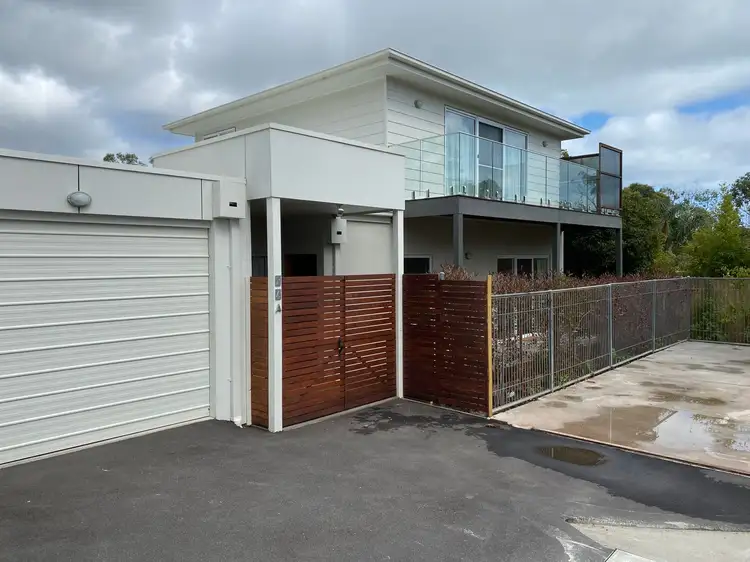 24A FAIRWAY CRESCENT