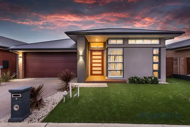 9 Glendora Avenue, Clyde VIC 3978