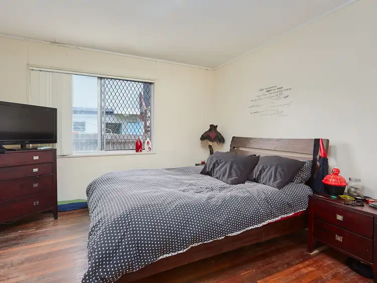 Fourth view of Homely unit listing, 2/8 Leonard Avenue, Surfers Paradise QLD 4217