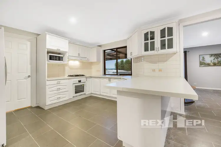 Fifth view of Homely house listing, 10 Garfield Court, Hampton Park VIC 3976