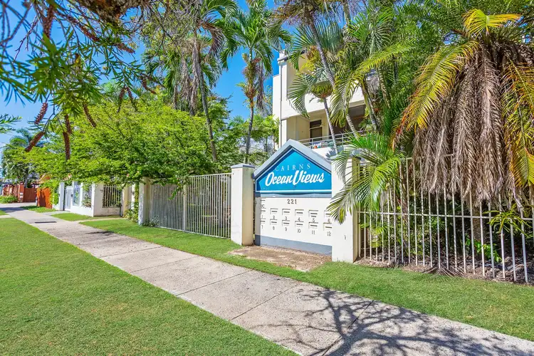 9/221 Lake Street, Cairns City QLD 4870