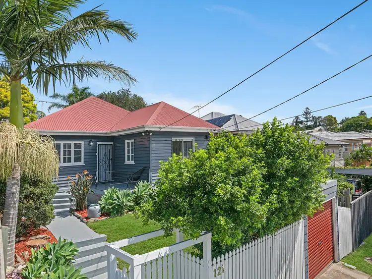 121 Macrossan Avenue, Norman Park QLD 4170