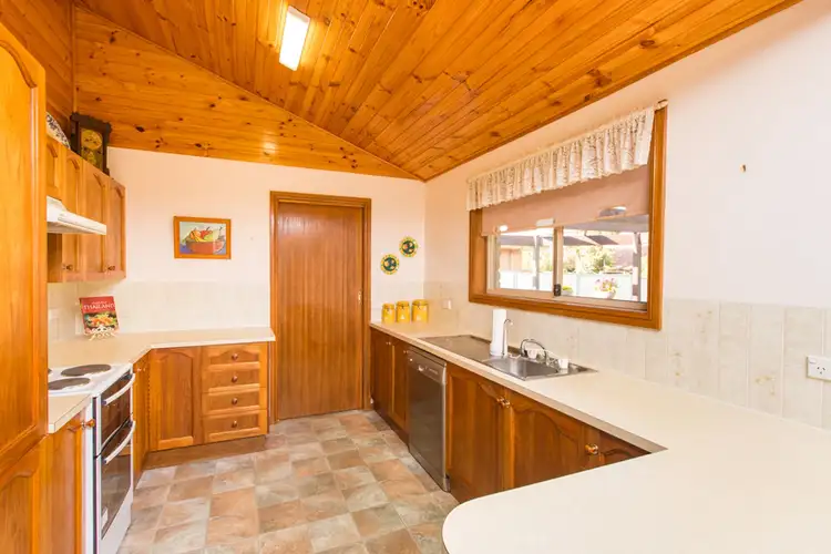 Seventh view of Homely house listing, 18 Kurrajong Street, Red Cliffs VIC 3496