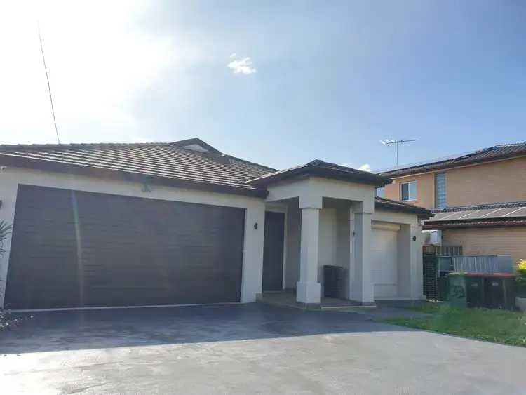 33 Barlow Crescent, Canley Heights NSW 2166