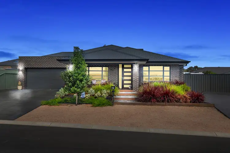 Main view of Homely house listing, 5 Kenmore Avenue, Junortoun VIC 3551