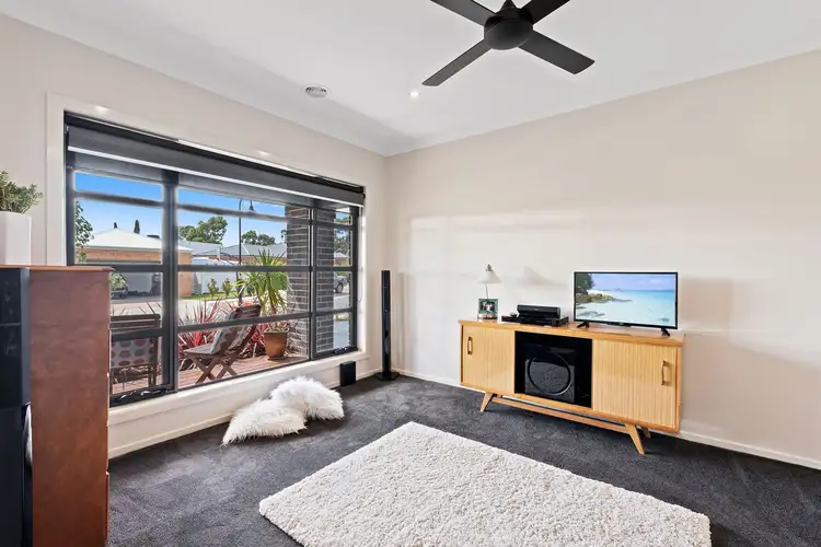 Second view of Homely house listing, 5 Kenmore Avenue, Junortoun VIC 3551