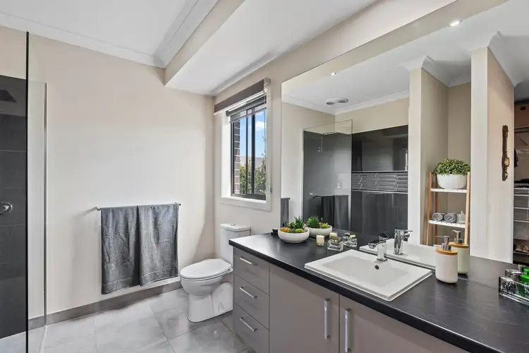 Fourth view of Homely house listing, 5 Kenmore Avenue, Junortoun VIC 3551