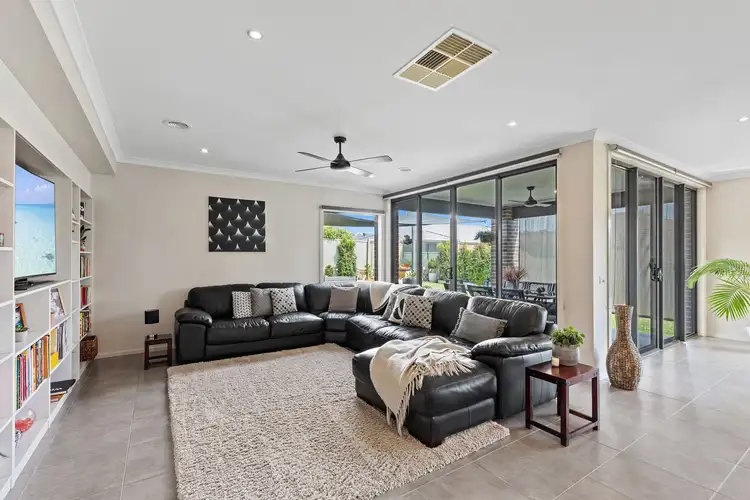 Fifth view of Homely house listing, 5 Kenmore Avenue, Junortoun VIC 3551