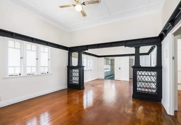 33 Lockyer Street