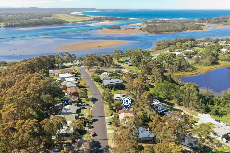 16 Hazel Road, Moruya Heads NSW 2537