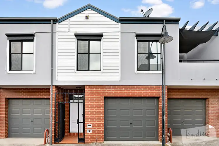 69 Rayner Lane, Kensington VIC 3031