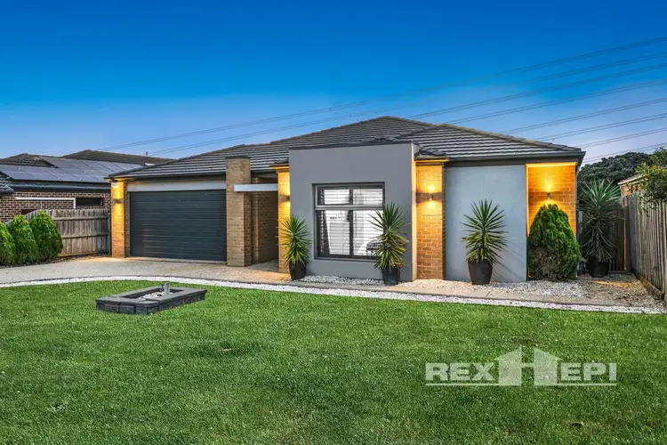 100 Langbourne Drive, Narre Warren South VIC 3805