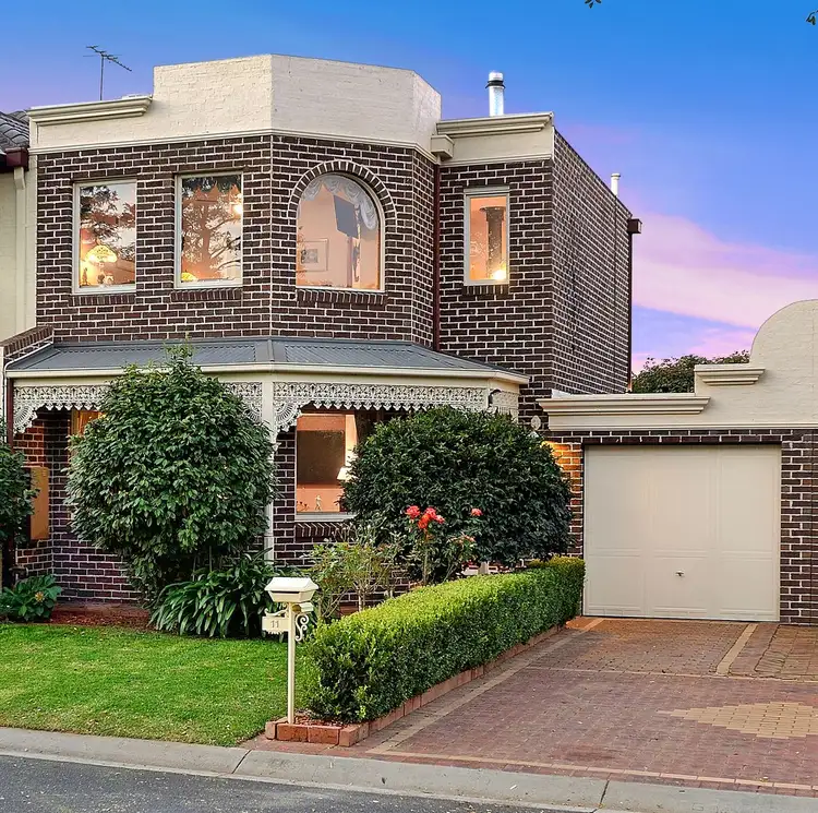 11 Tarrangower Place, Berwick VIC 3806