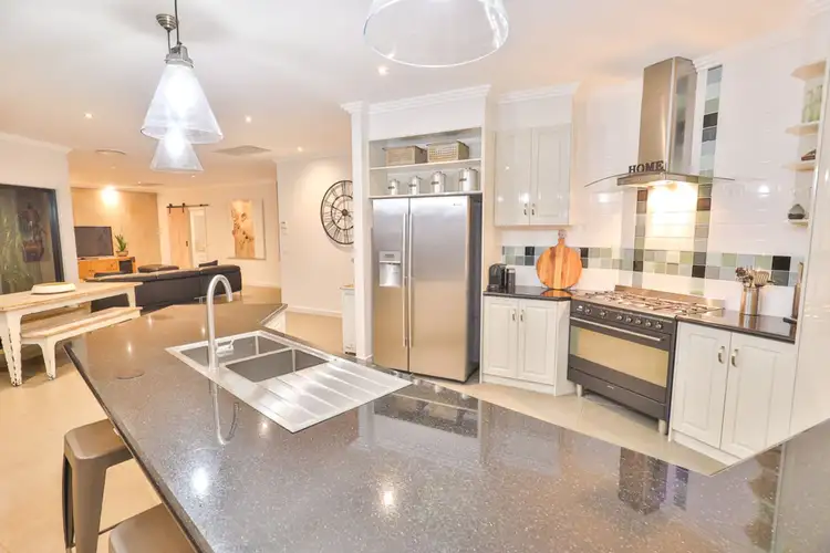 Second view of Homely house listing, 3 Peter-John Court, Mildura VIC 3500