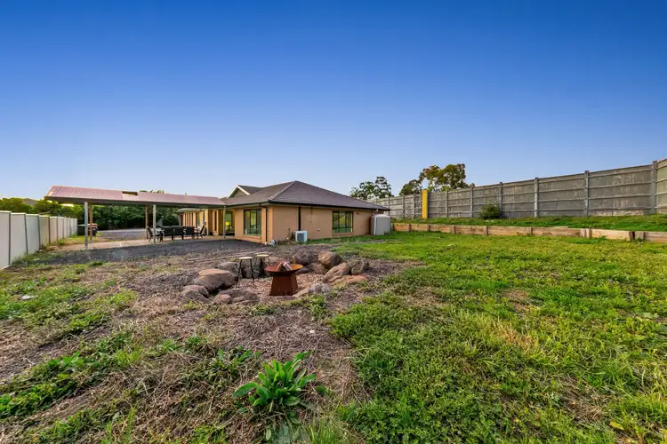Fifth view of Homely house listing, 8 Daintree Retreat, Caroline Springs VIC 3023