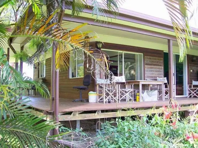 12 McRobbie Road, Silkwood QLD 4856