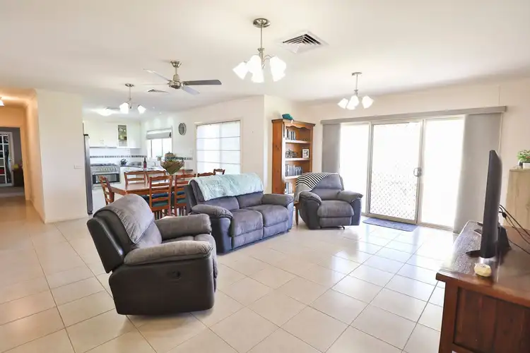 Fifth view of Homely house listing, 2 Urwin Court, Red Cliffs VIC 3496