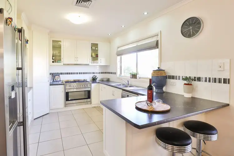 Sixth view of Homely house listing, 2 Urwin Court, Red Cliffs VIC 3496