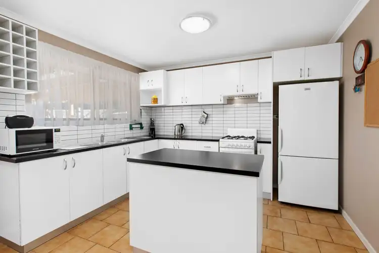 Fifth view of Homely unit listing, 90 Welwyn Parade, Deer Park VIC 3023