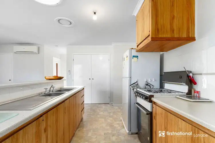 Fifth view of Homely house listing, 2 Moonabeal Court, Traralgon VIC 3844