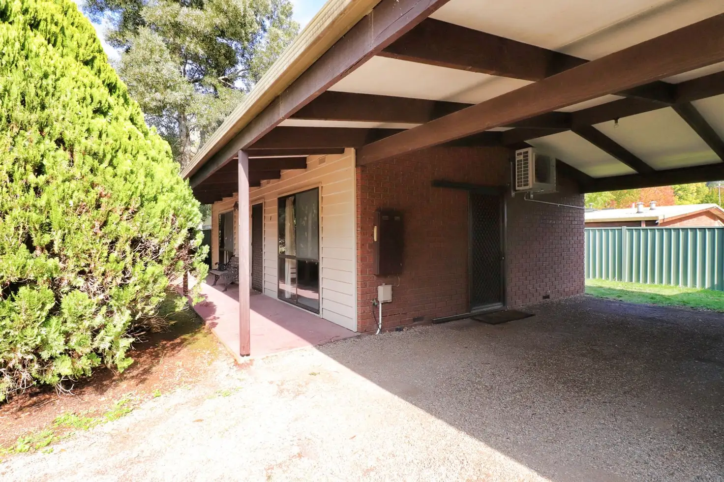 Main view of Homely unit listing, 1/7055 Great Alpine Road, Porepunkah VIC 3740