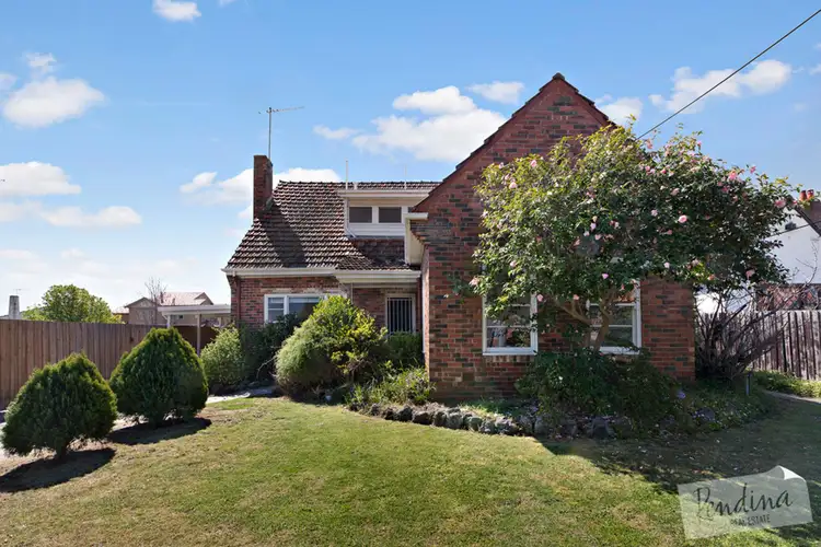 118 Woodland Street, Strathmore VIC 3041