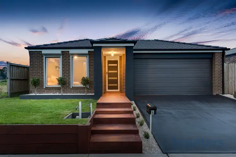 4 Brook Way, Officer VIC 3809