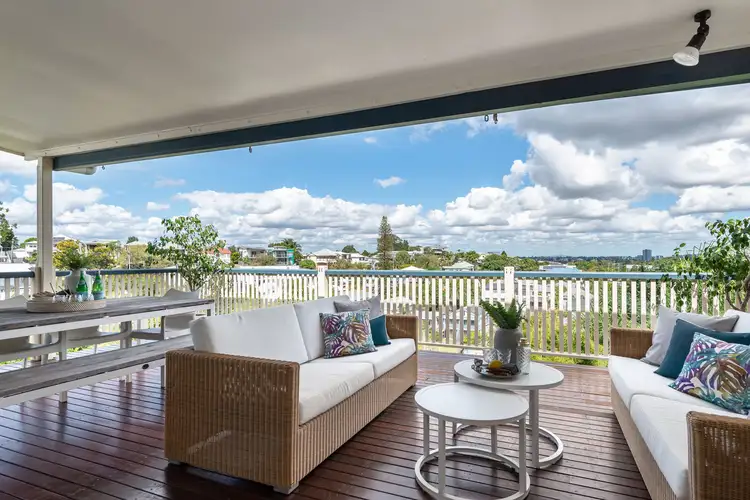 77 Agnew Street, Norman Park QLD 4170