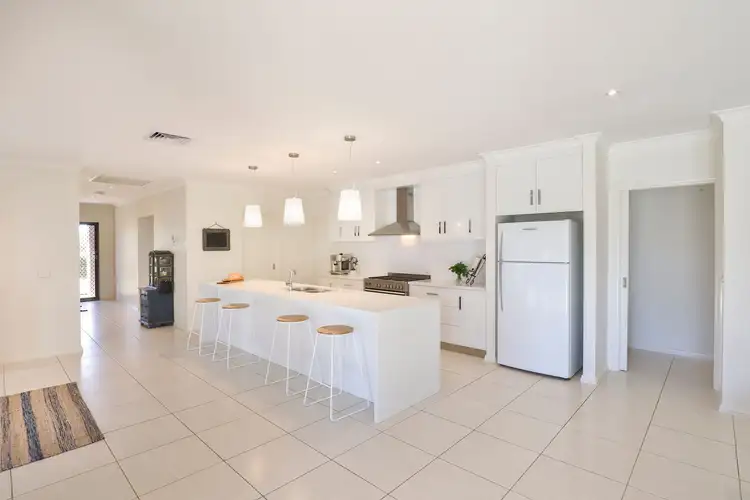 Fifth view of Homely house listing, 4 Desert Lily Court, Mildura VIC 3500