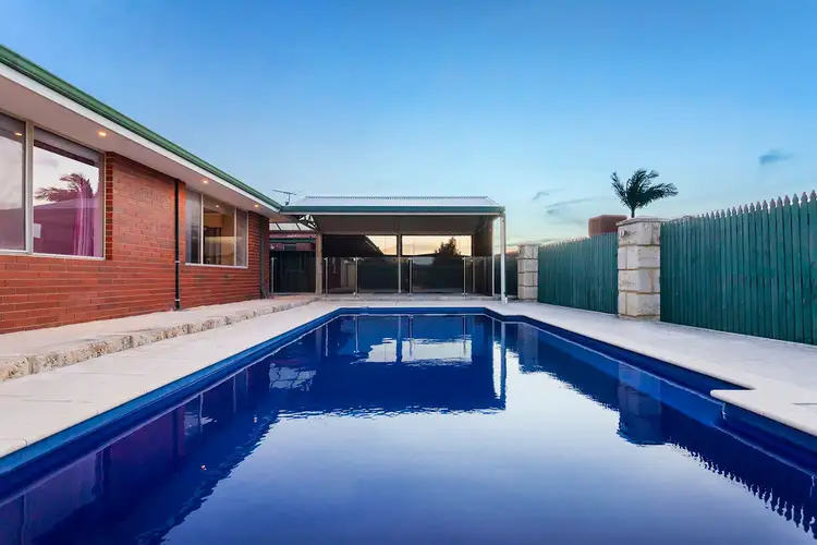 2 Debneys Lane, Landsdale WA 6065