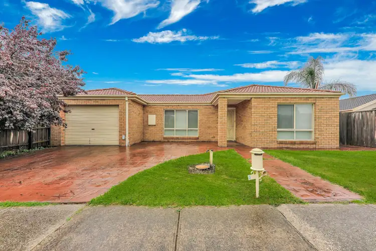 3 Langley Place, Roxburgh Park VIC 3064
