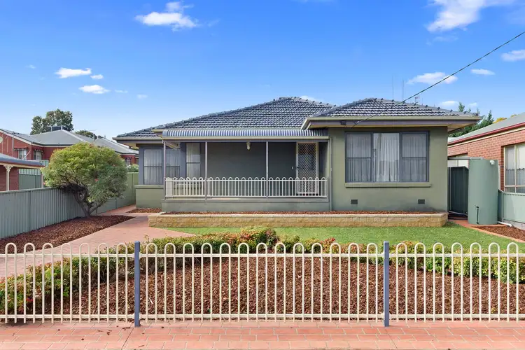 8 Retreat Road, Flora Hill VIC 3550