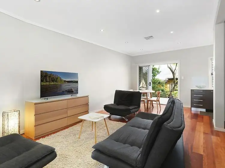 3/8 Corrie Street, Norman Park QLD 4170
