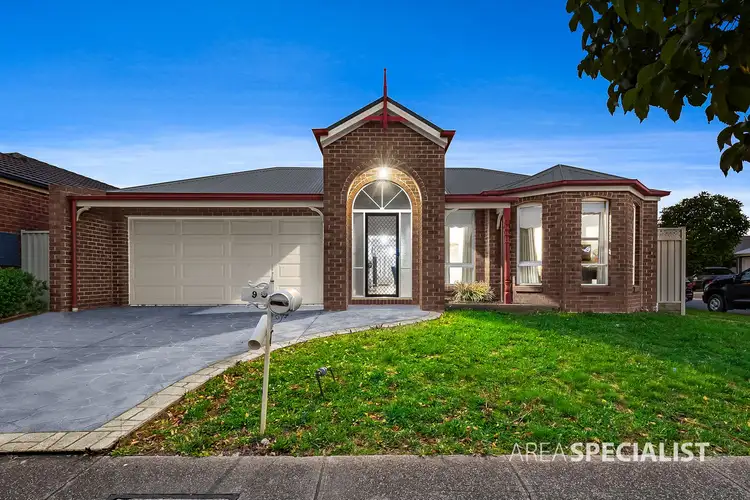 9 Clarendon Wynd, Caroline Springs VIC 3023