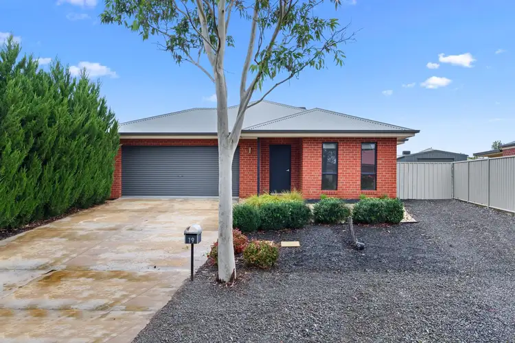 Main view of Homely house listing, 19 Arinya Close, Ascot VIC 3551