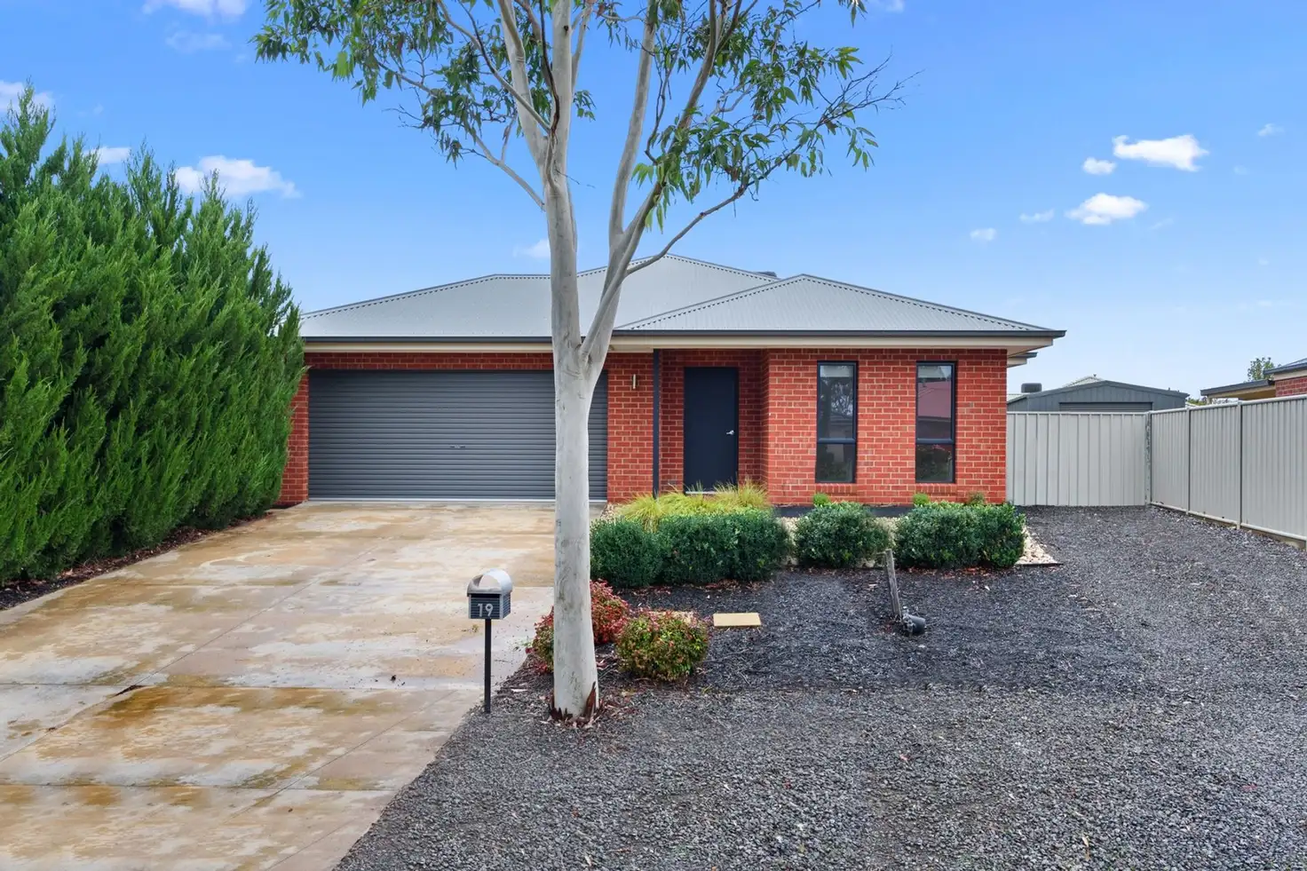 Main view of Homely house listing, 19 Arinya Close, Ascot VIC 3551