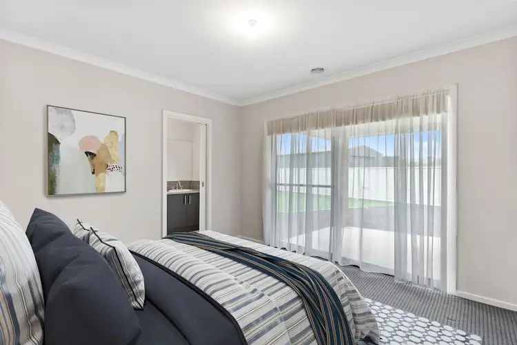 Sixth view of Homely house listing, 19 Arinya Close, Ascot VIC 3551