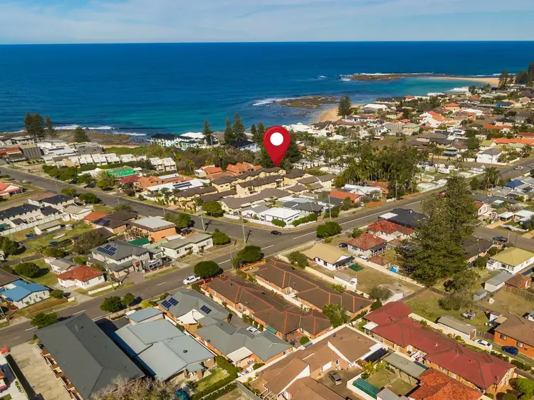Third view of Homely townhouse listing, 4/160 Ocean Parade, Blue Bay NSW 2261